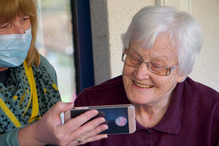 Foto de ¿Cómo detectar la pérdida auditiva en las personas mayores?